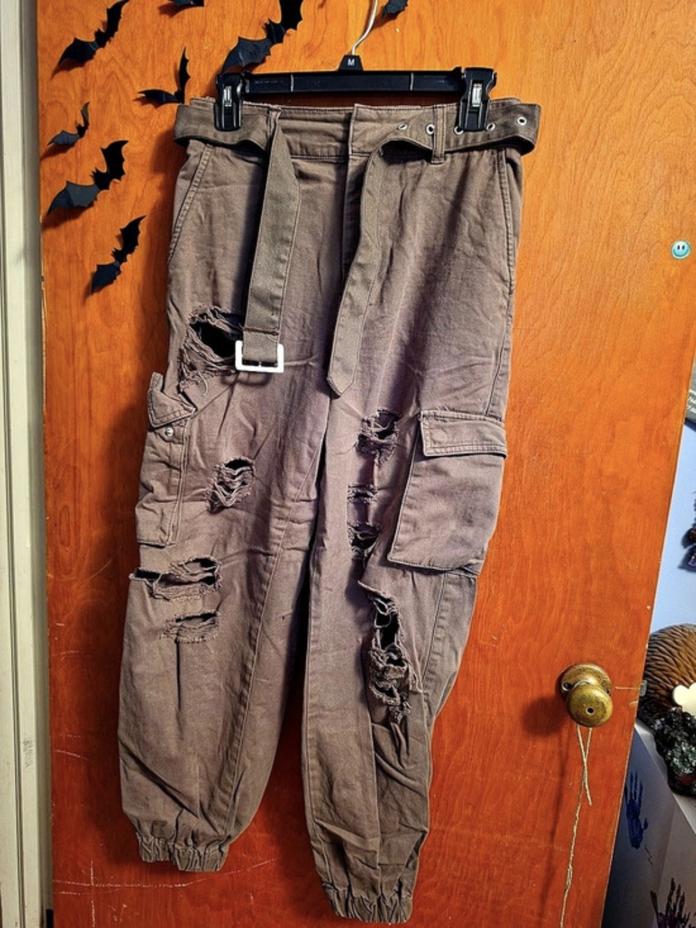 Forever 21 Distressed Cargo Joggers in Brown Size Small